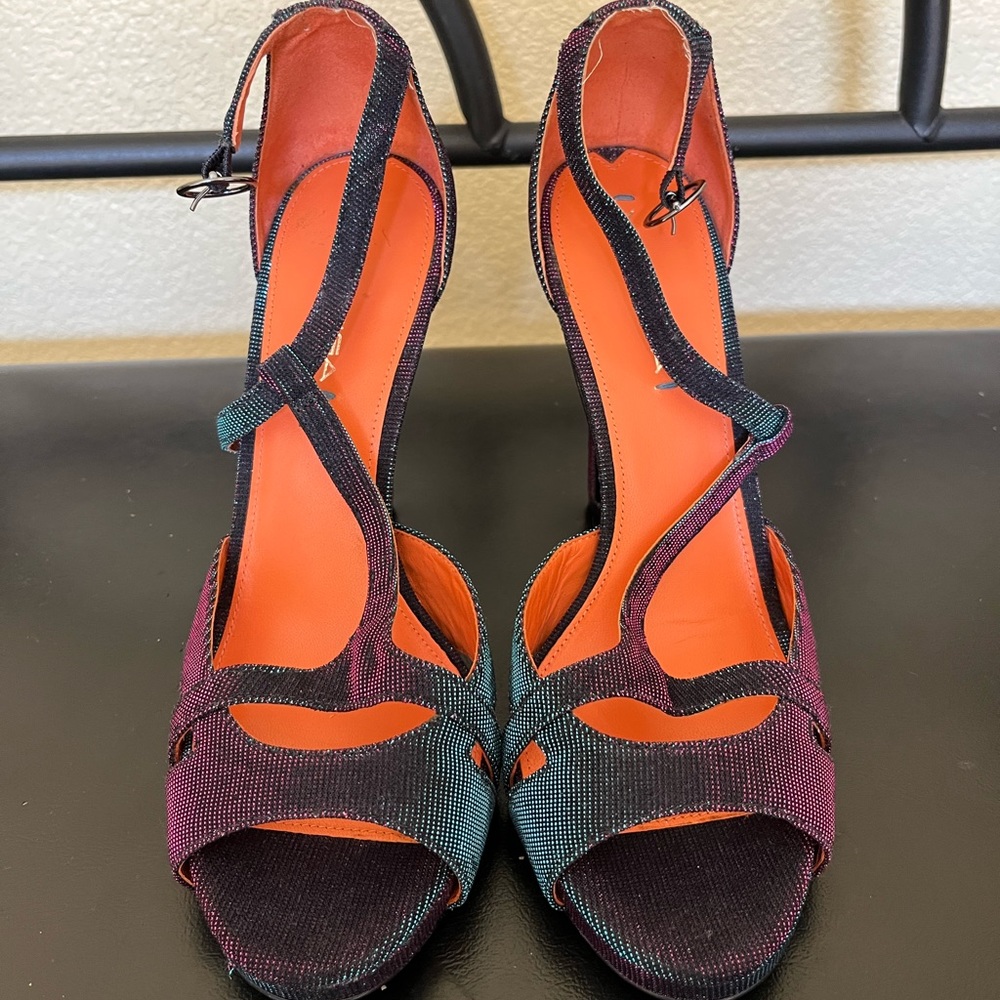 Brand new Via Spiga heels